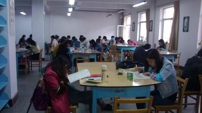 高校学生学习1.jpg