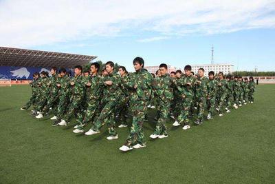 学生军训
